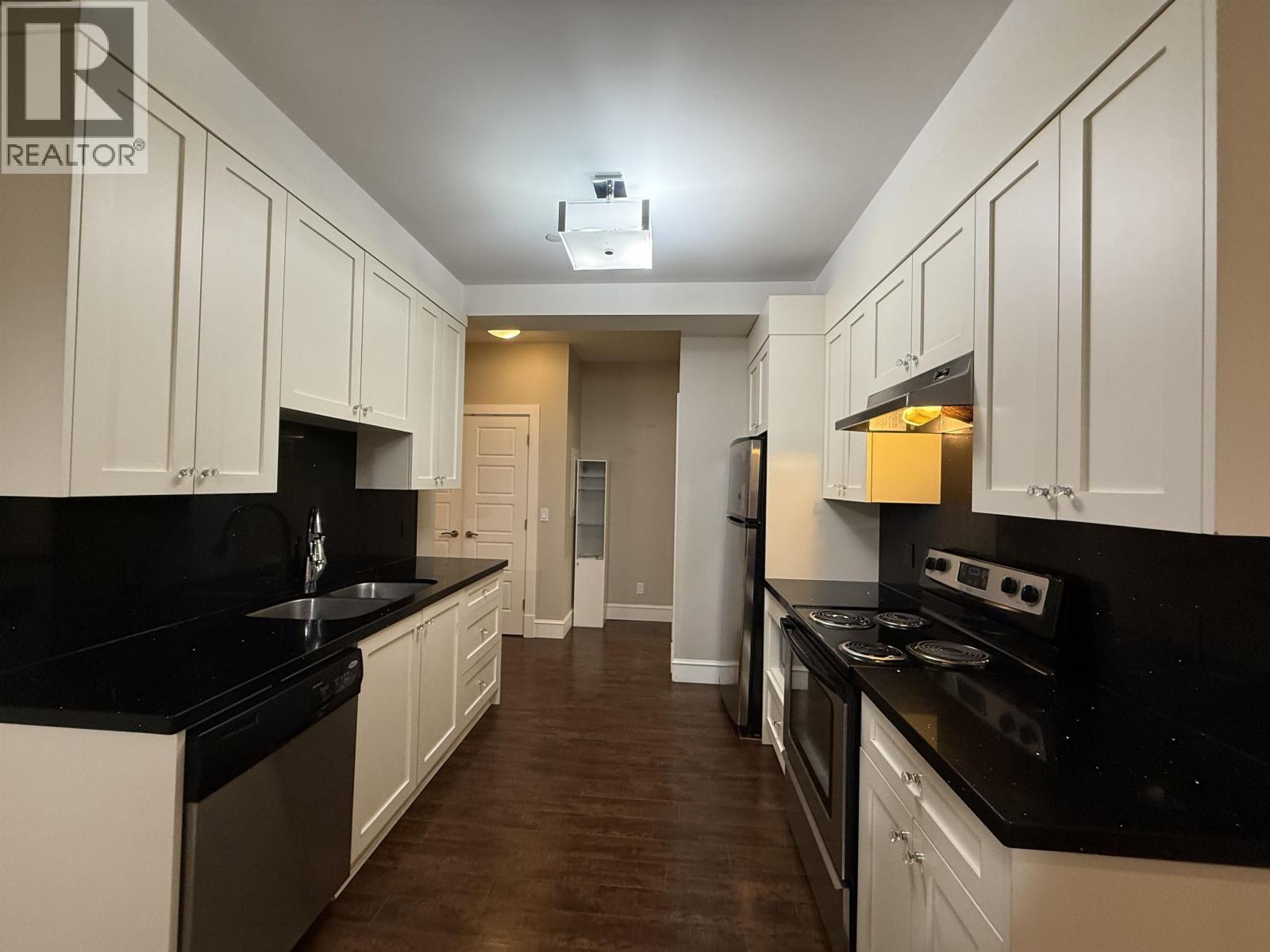 Basement Suite 1498 PALMERSTON AVENUE