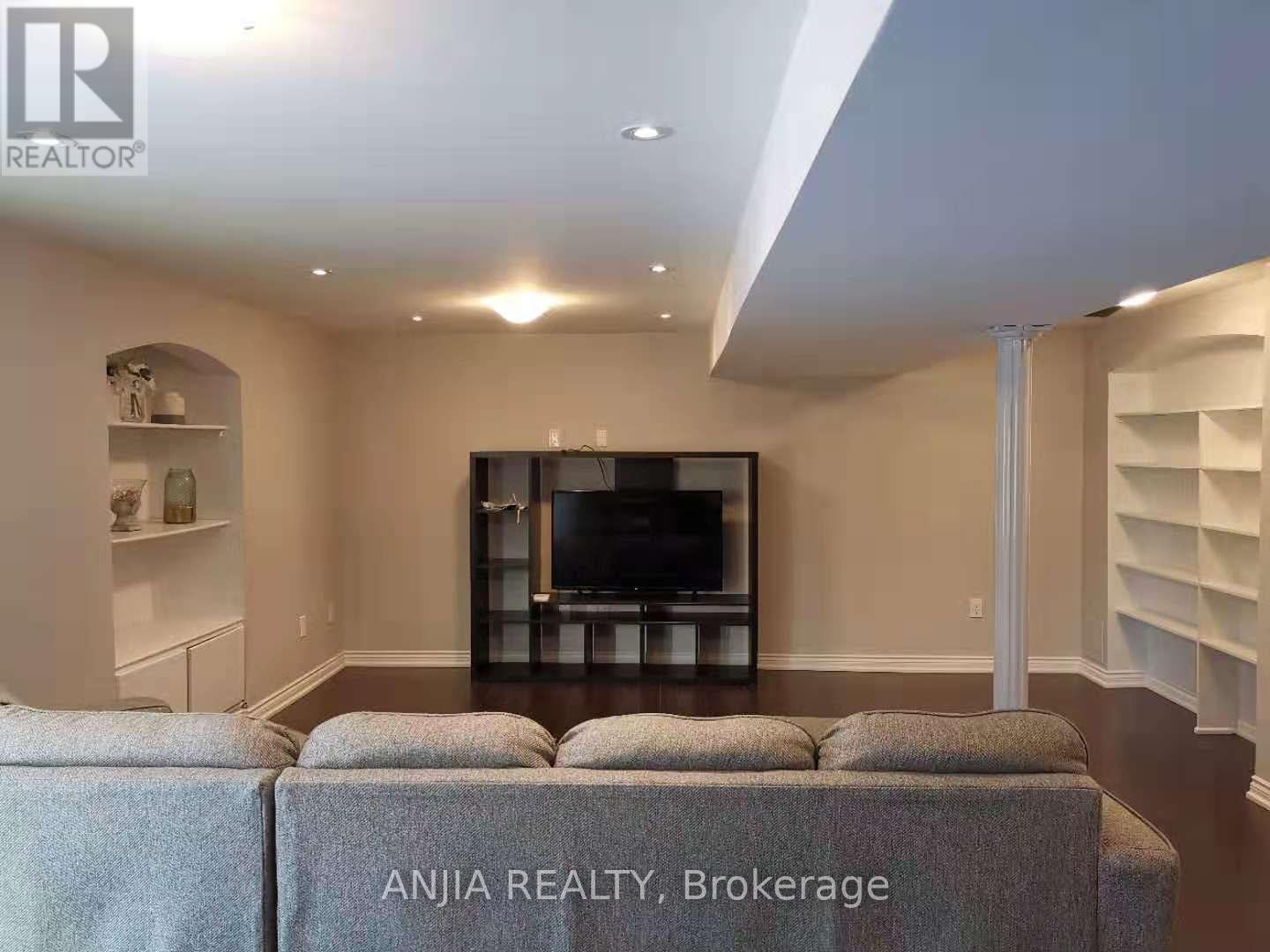 BSMT - 11 LUCE DRIVE
