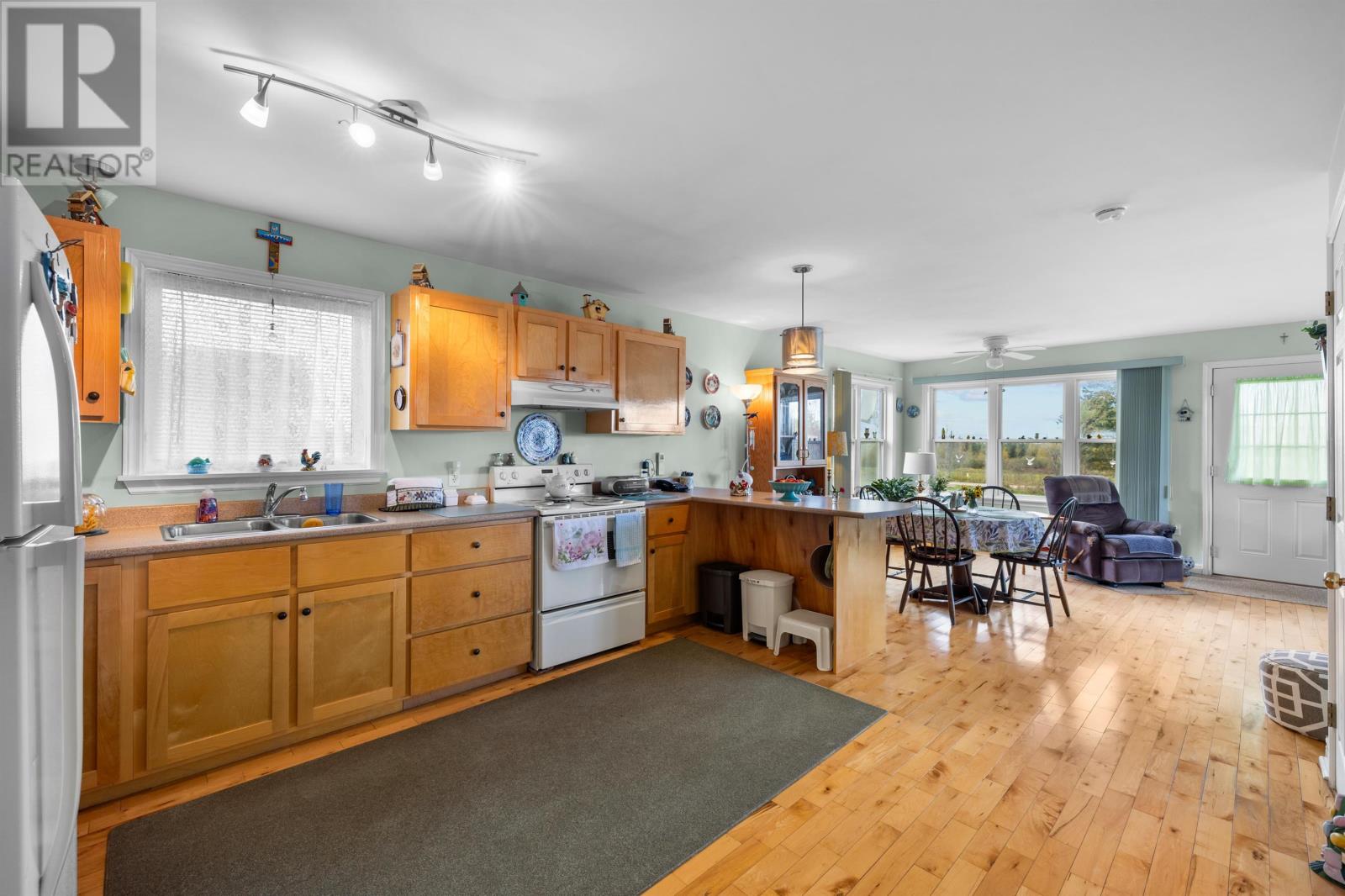 56 WOODHAWK Lane - Photo 3
