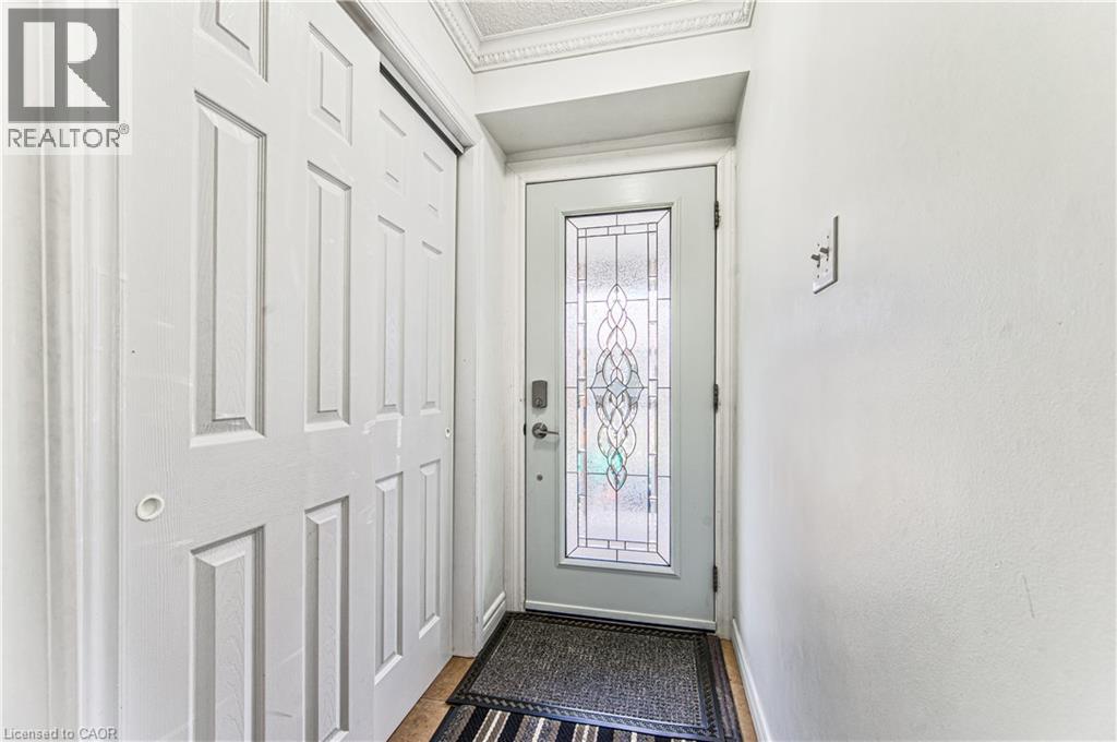 98 MONTEAGLE Crescent