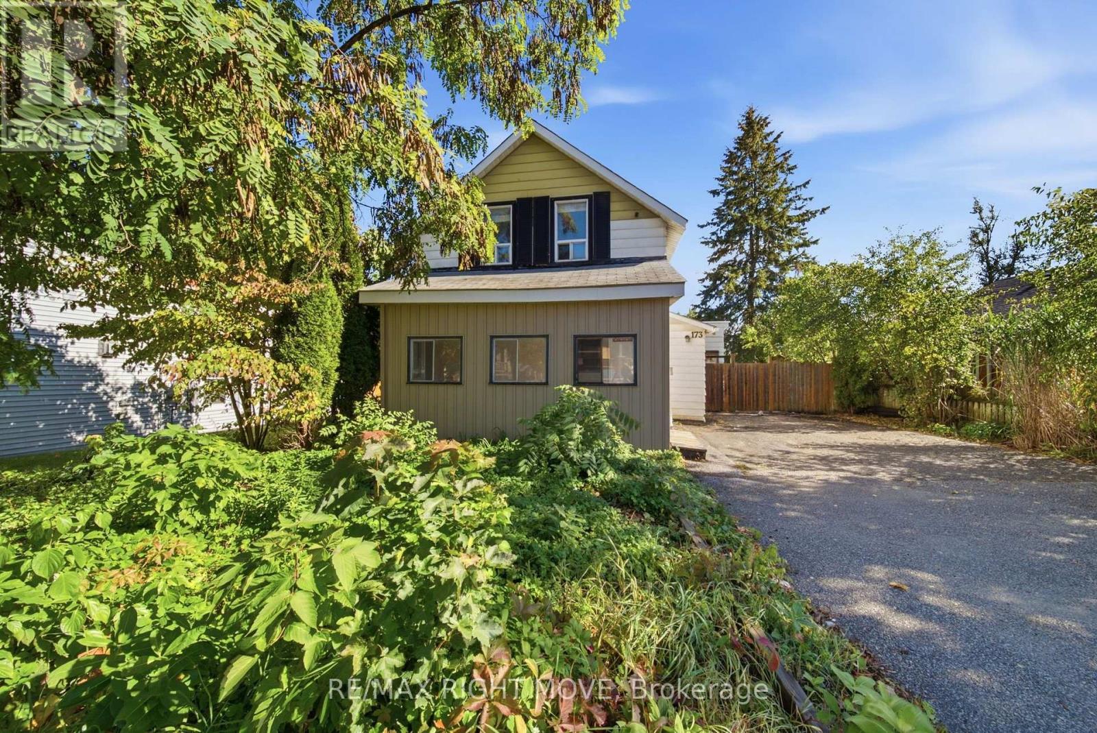 173 BARRIE ROAD