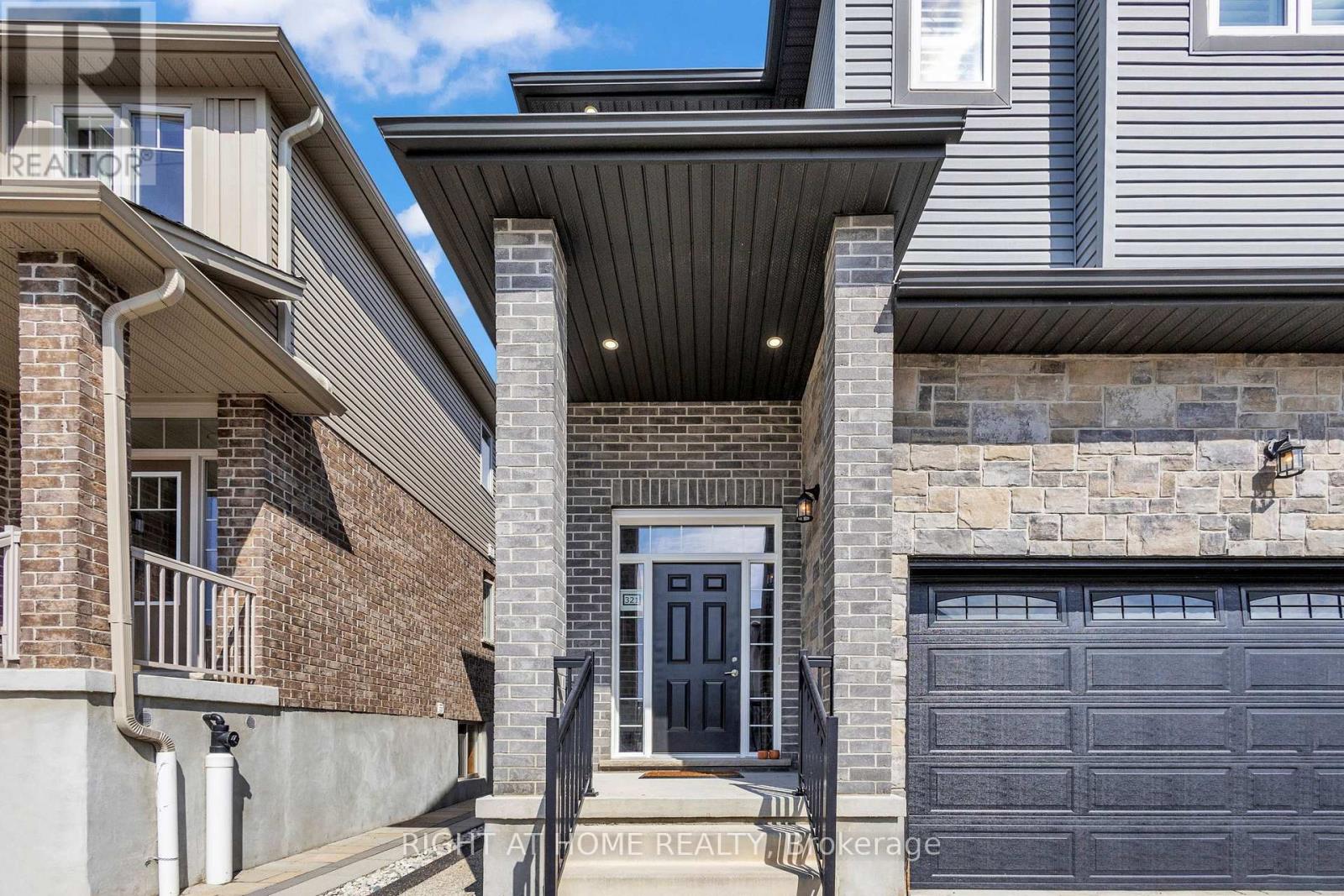 321 CARRIAGE WAY