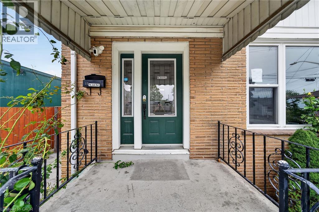 11 SELKIRK Avenue