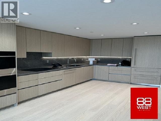 508 777 HARBOURSIDE DRIVE