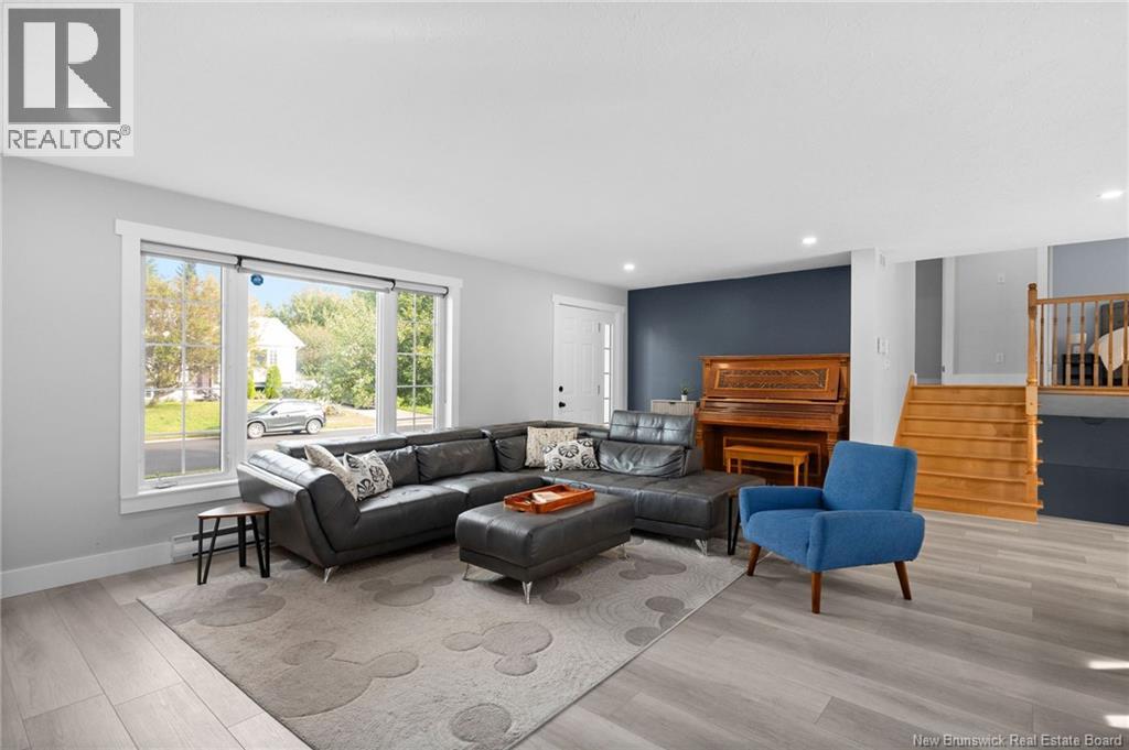 122 Dolbeau Street - Photo 4