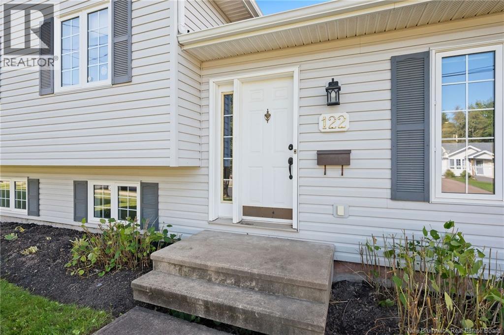 122 Dolbeau Street - Photo 2