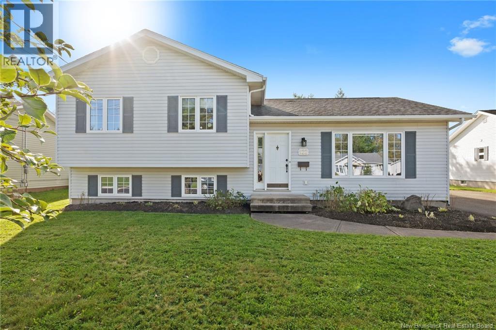 122 DOLBEAU STREET, DIEPPE, NB E1A 6V6 - Image 624657255.jpeg?d=l