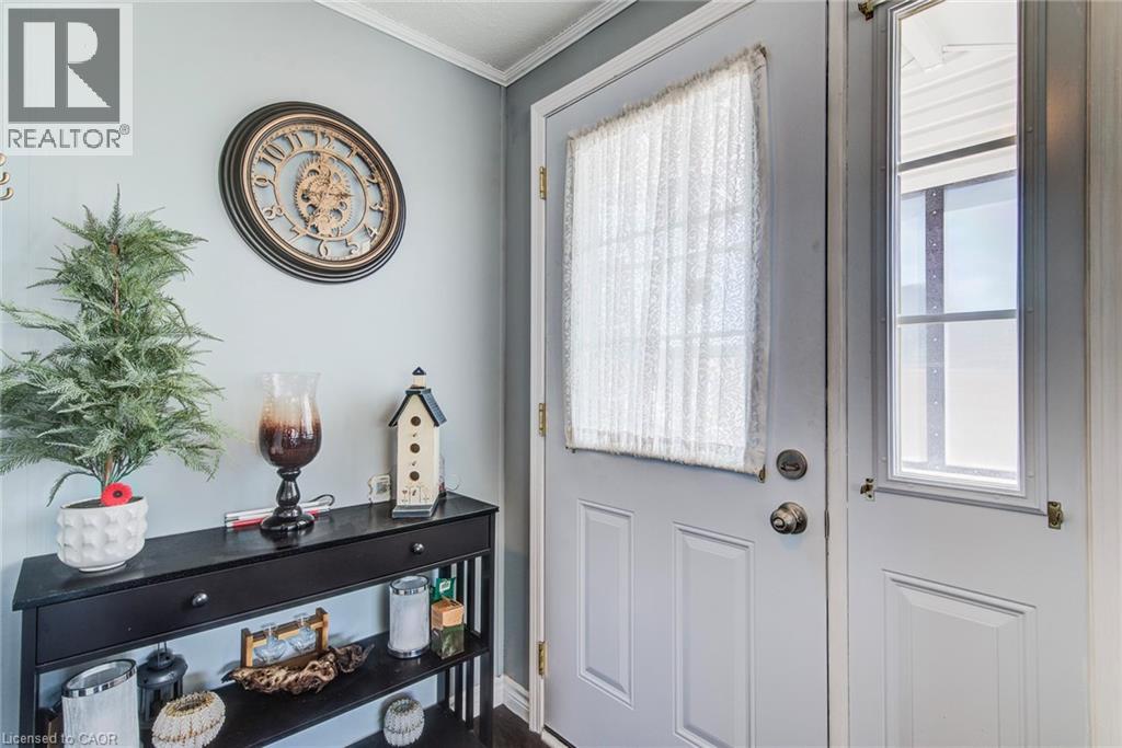 11 HEMLOCK Crescent