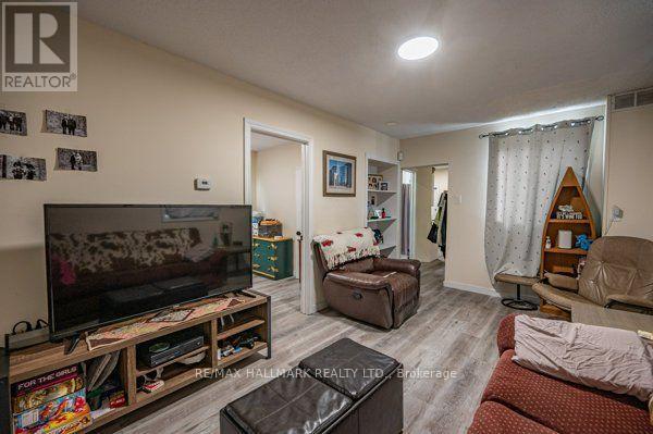 MAIN & UPPER - 307 GREY STREET