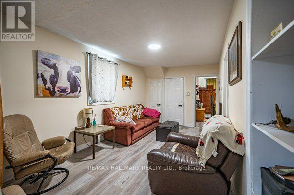 MAIN & UPPER - 307 GREY STREET