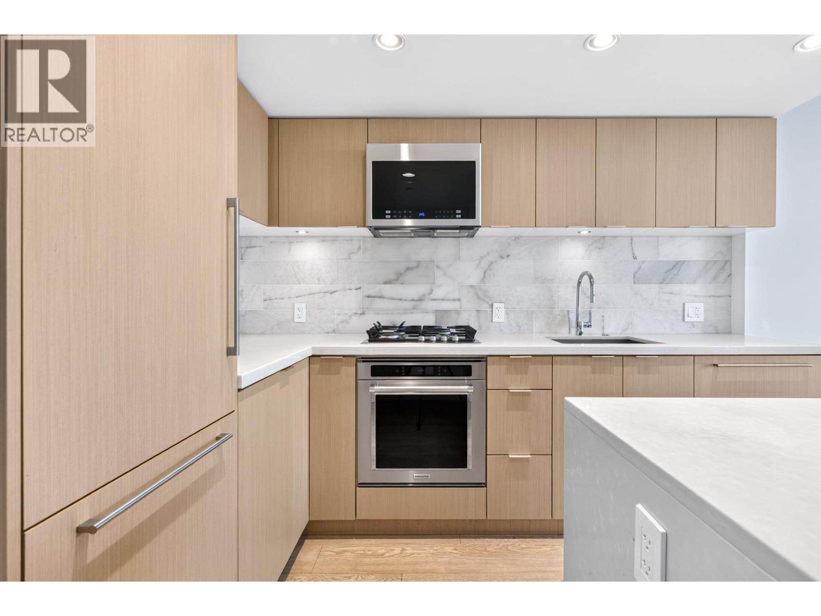1506 8189 CAMBIE STREET
