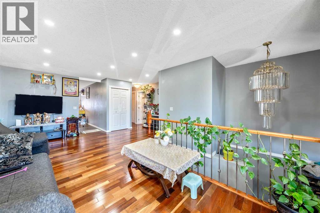 318 Applewood Drive SE