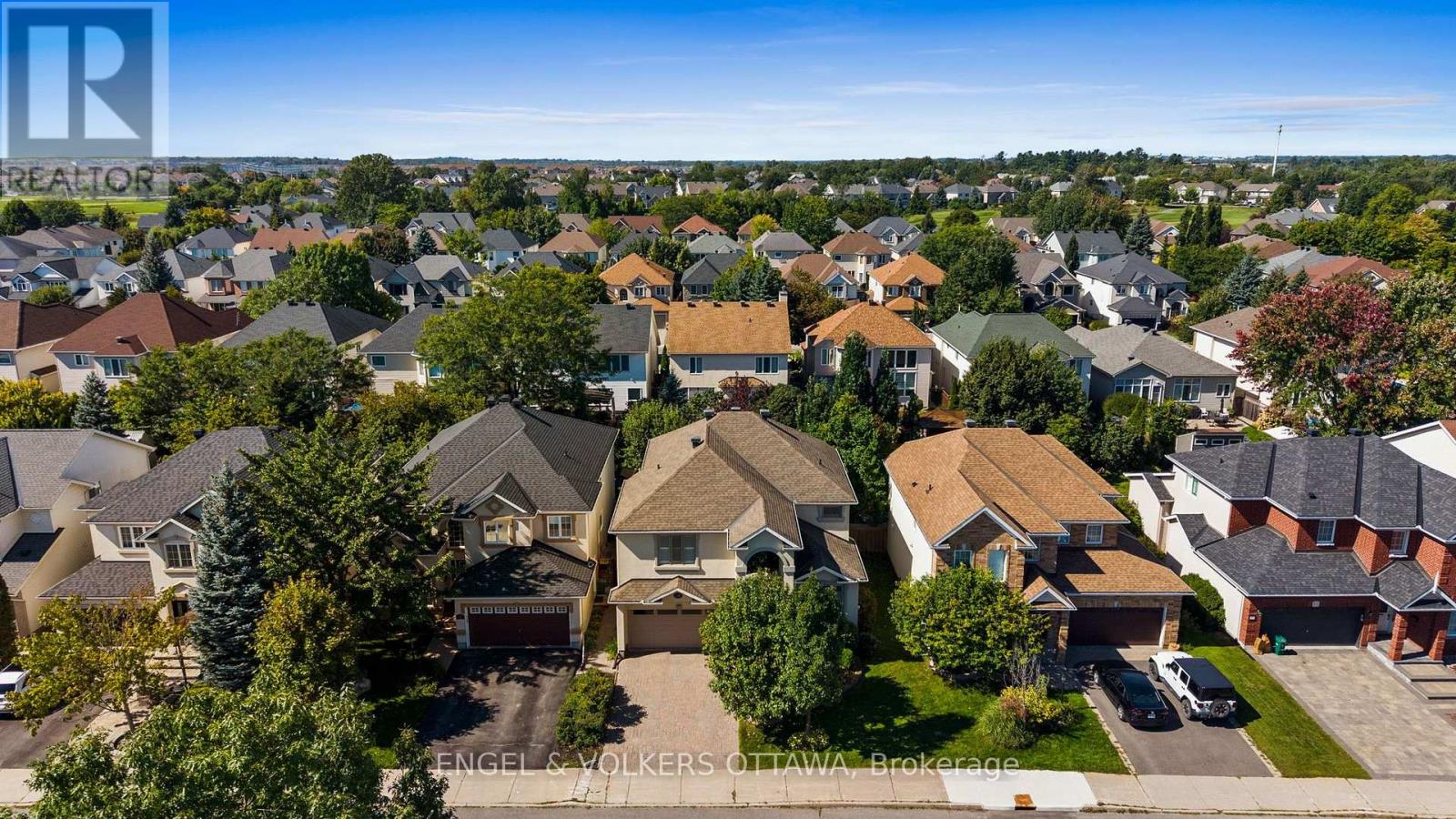 18 PONDHOLLOW WAY