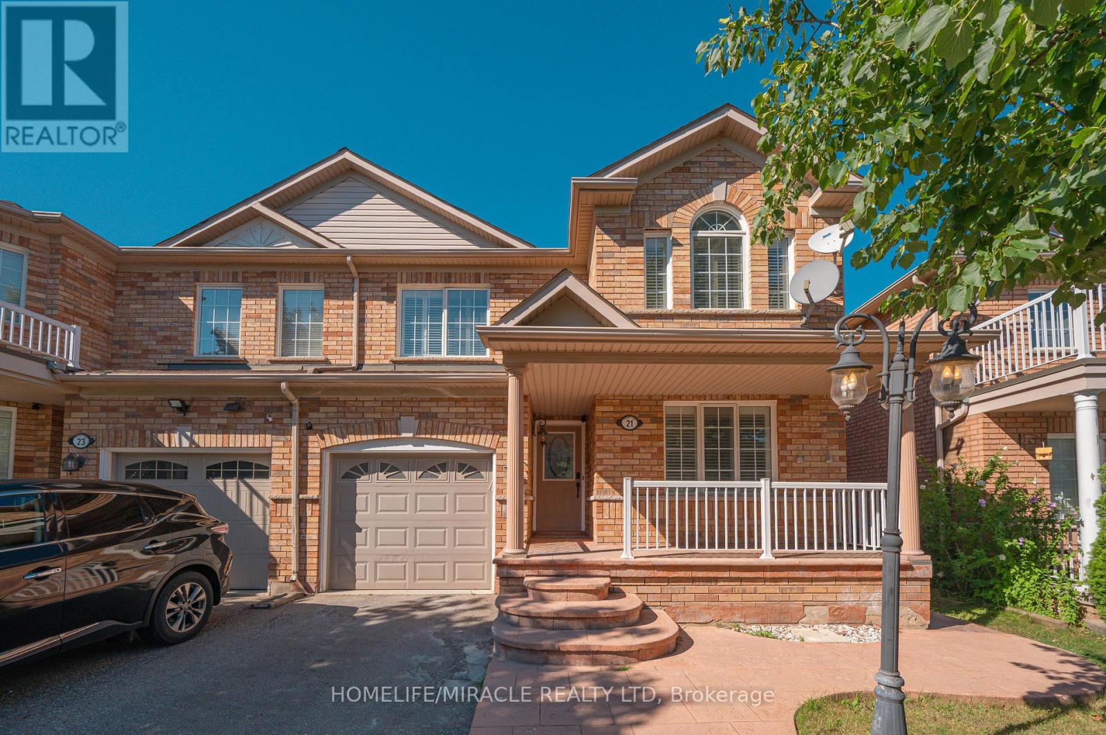 21 TOPIARY LANE
