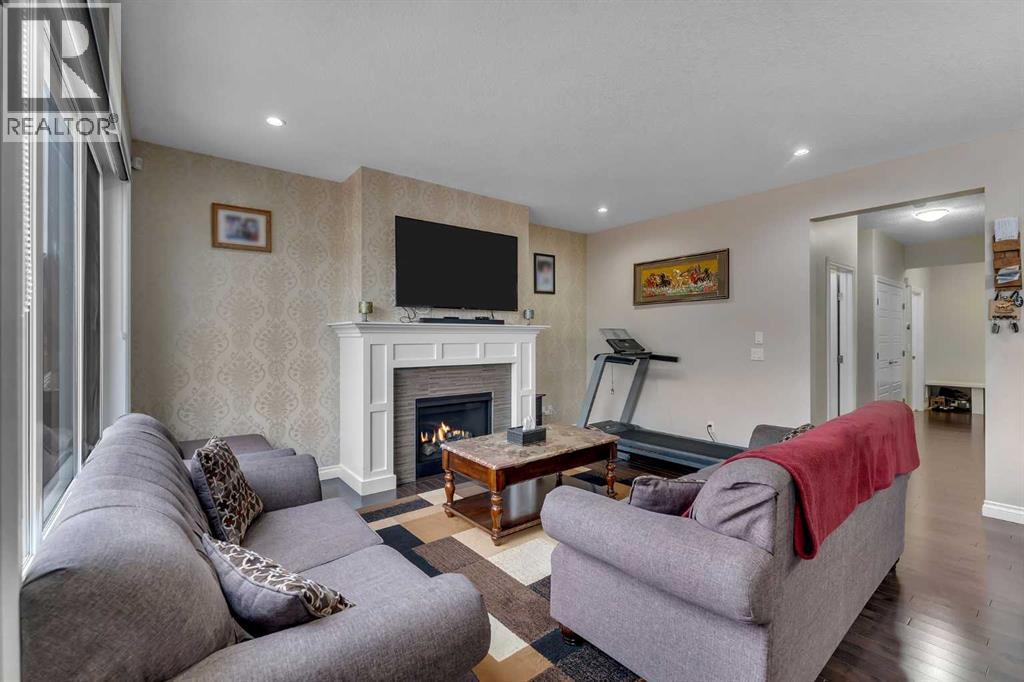 28 Saddlelake Common NE