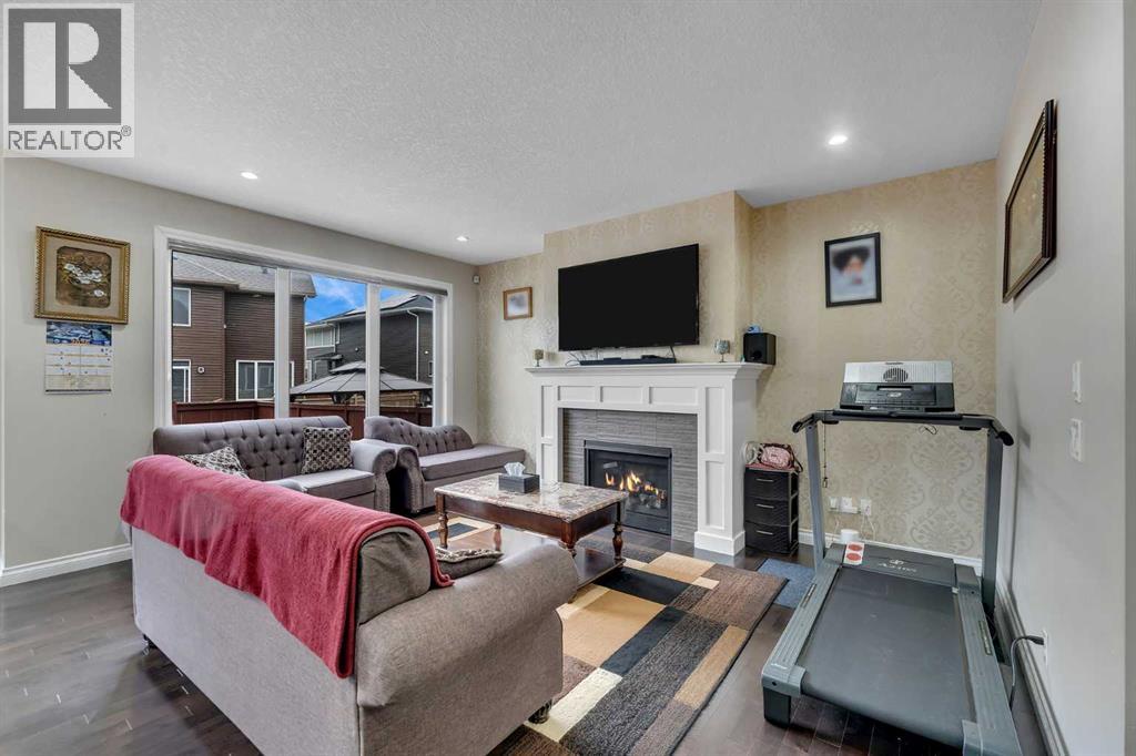 28 Saddlelake Common NE