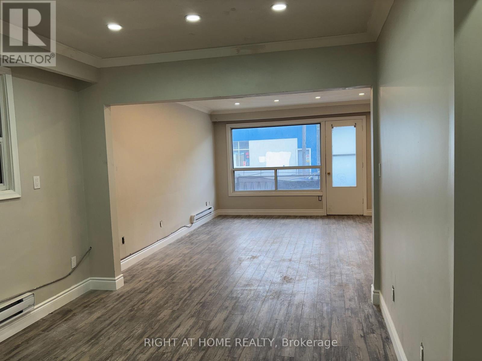 MAIN - 513 OAKWOOD AVENUE