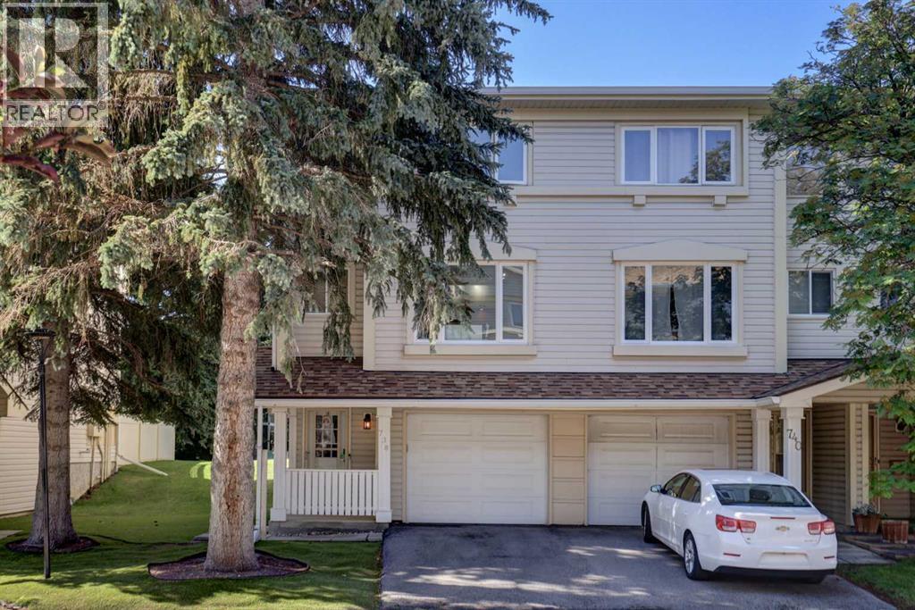738 Queenston Terrace SE