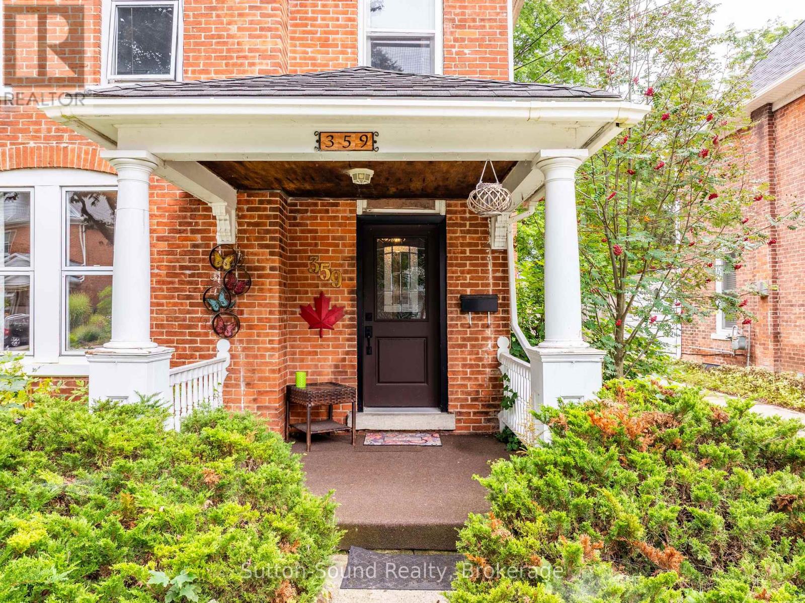 359 5TH STREET E