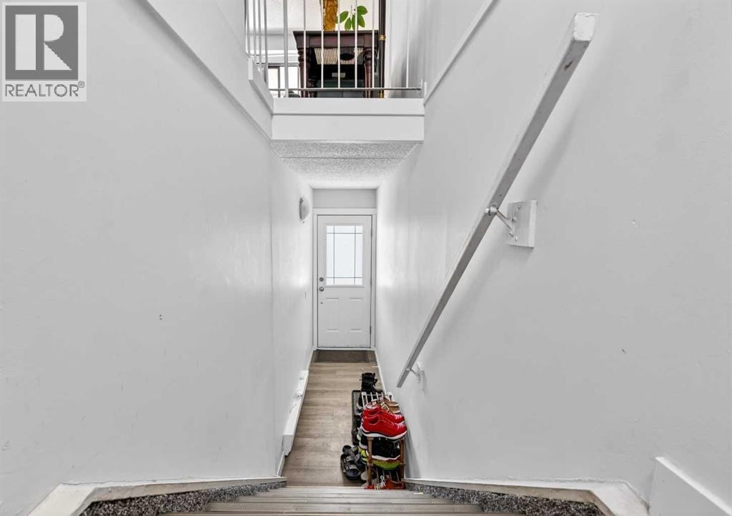 1112, 2200 Woodview Drive SW