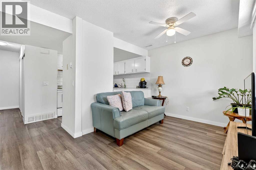 1112, 2200 Woodview Drive SW