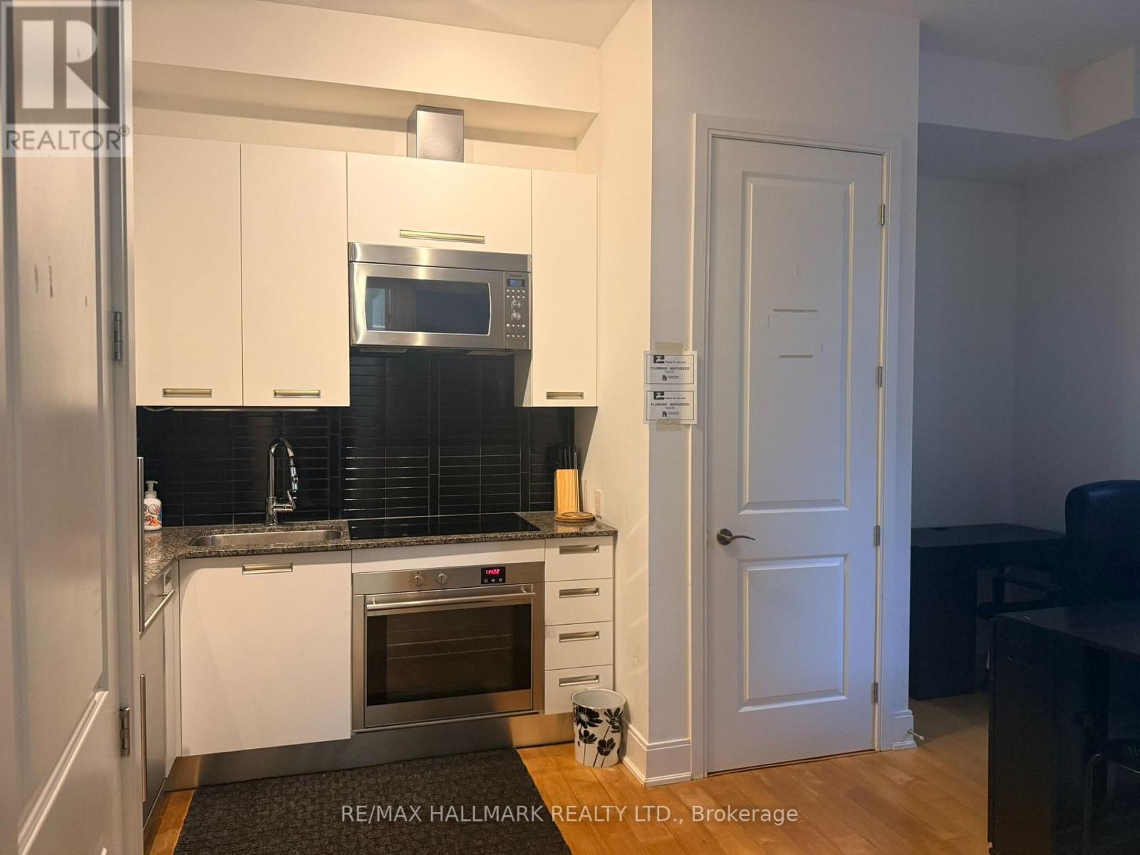 803 - 21 BALMUTO STREET