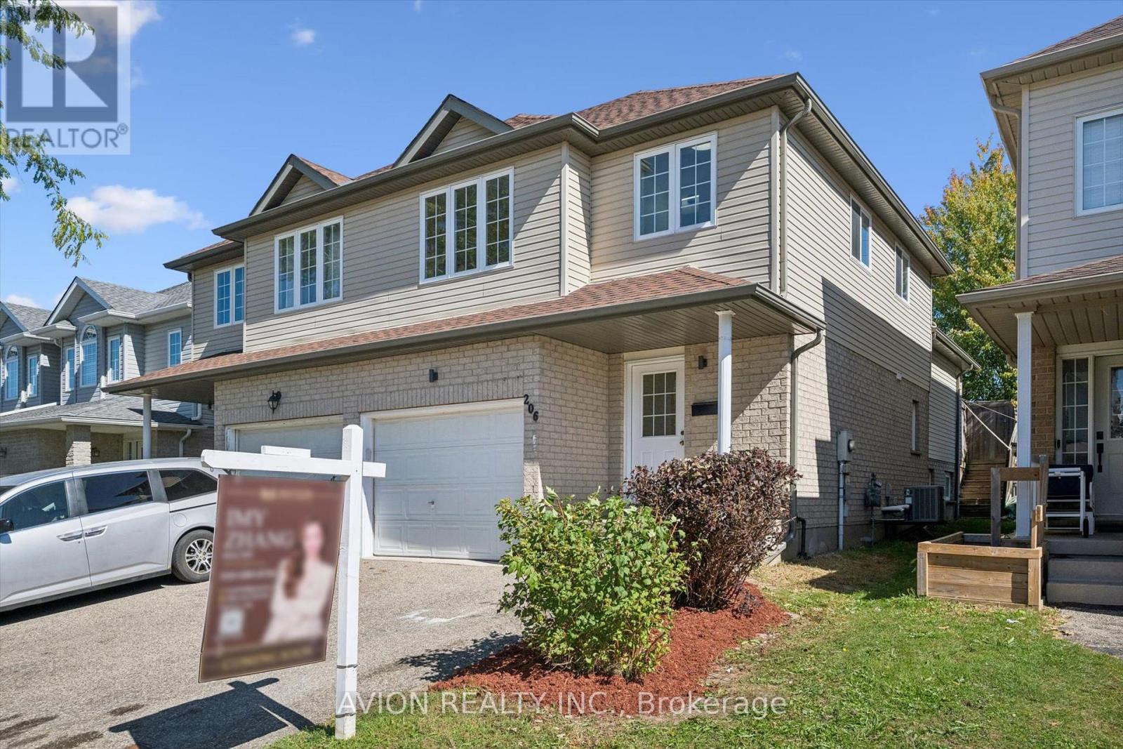 206 BUTTERCUP COURT