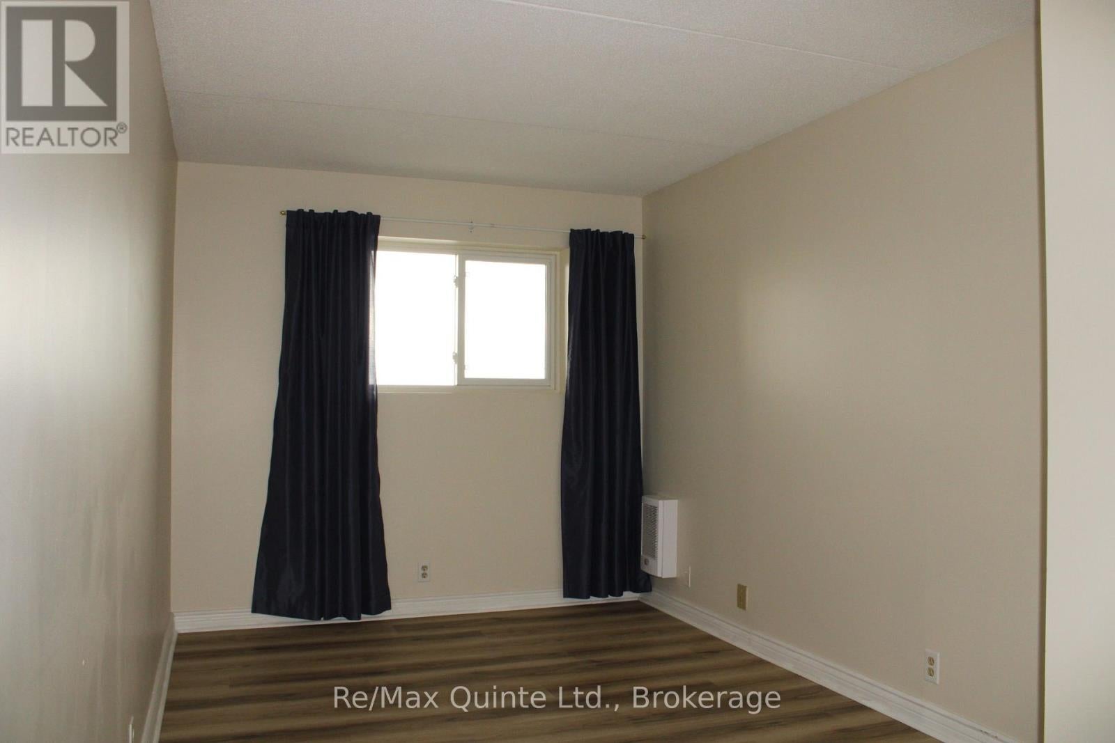 404 - 610 WILLIAM STREET S