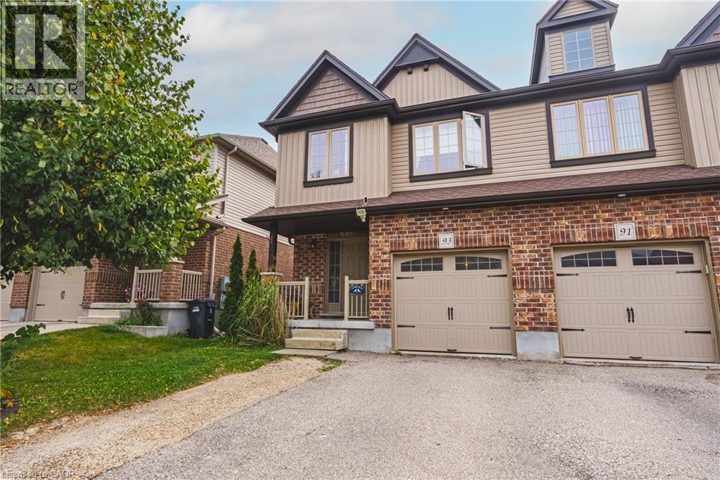 93 COULING Crescent