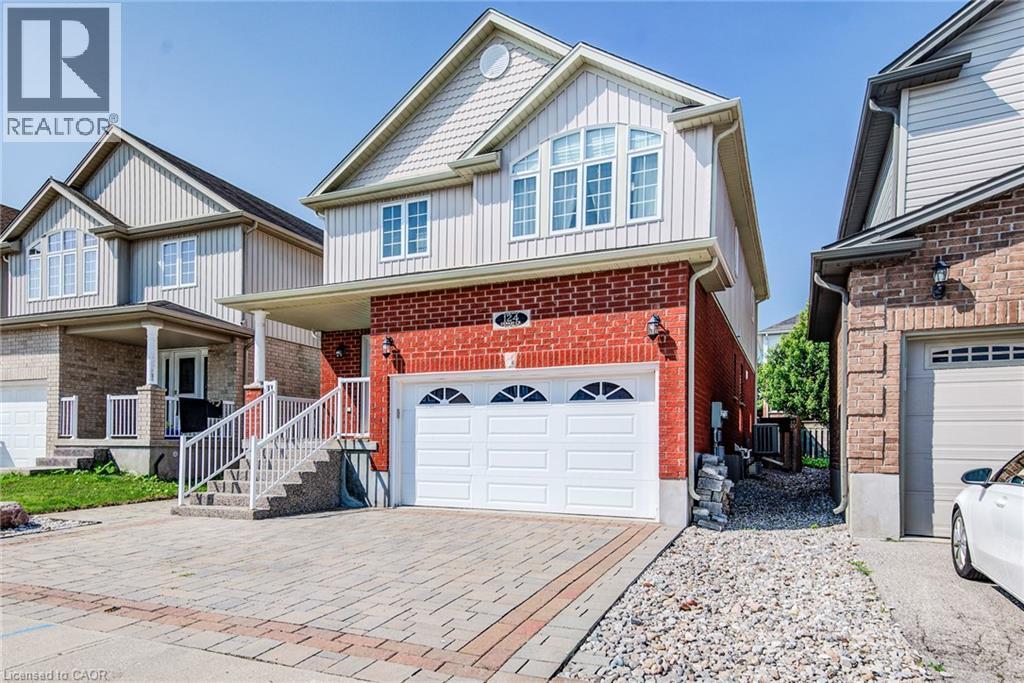 124 UDVARI Crescent
