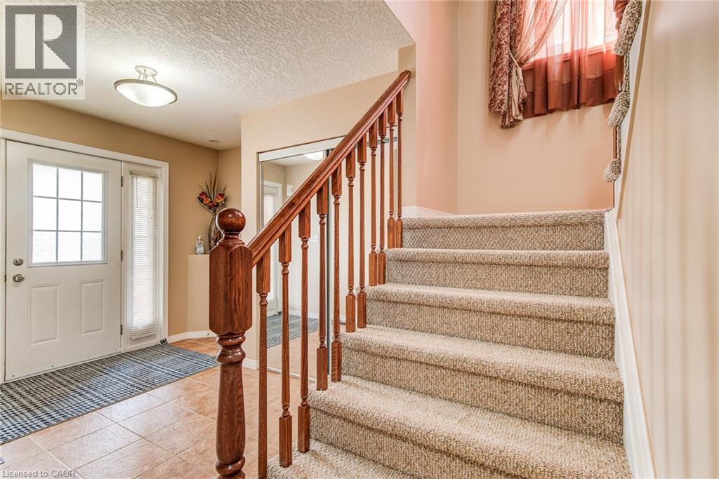 124 UDVARI Crescent