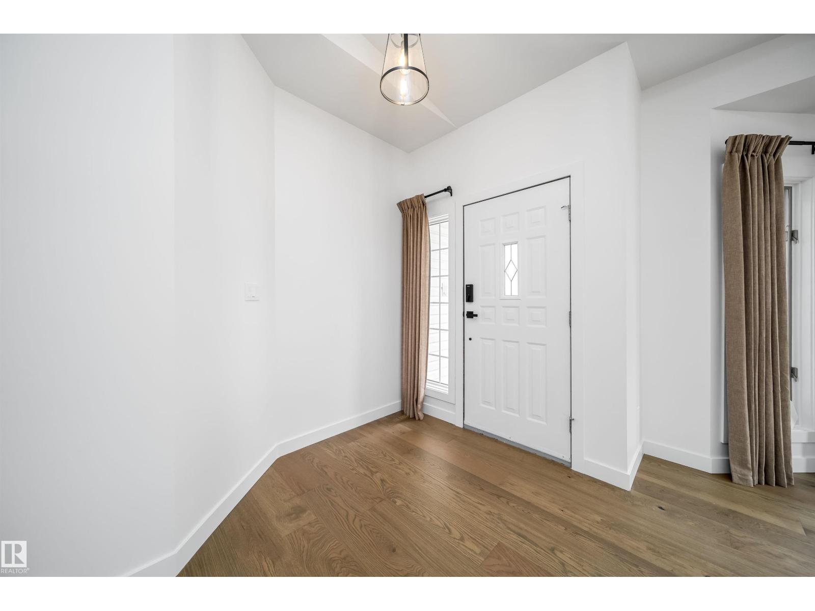 12 A INVERMERE PL