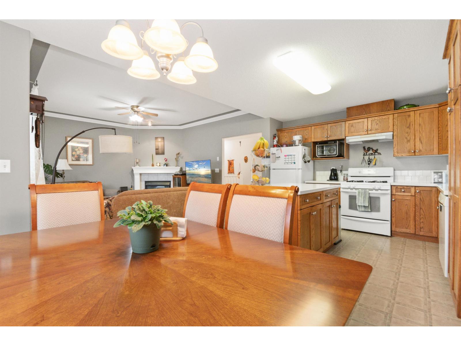 9 349 WALNUT AVENUE, Harrison Hot Springs