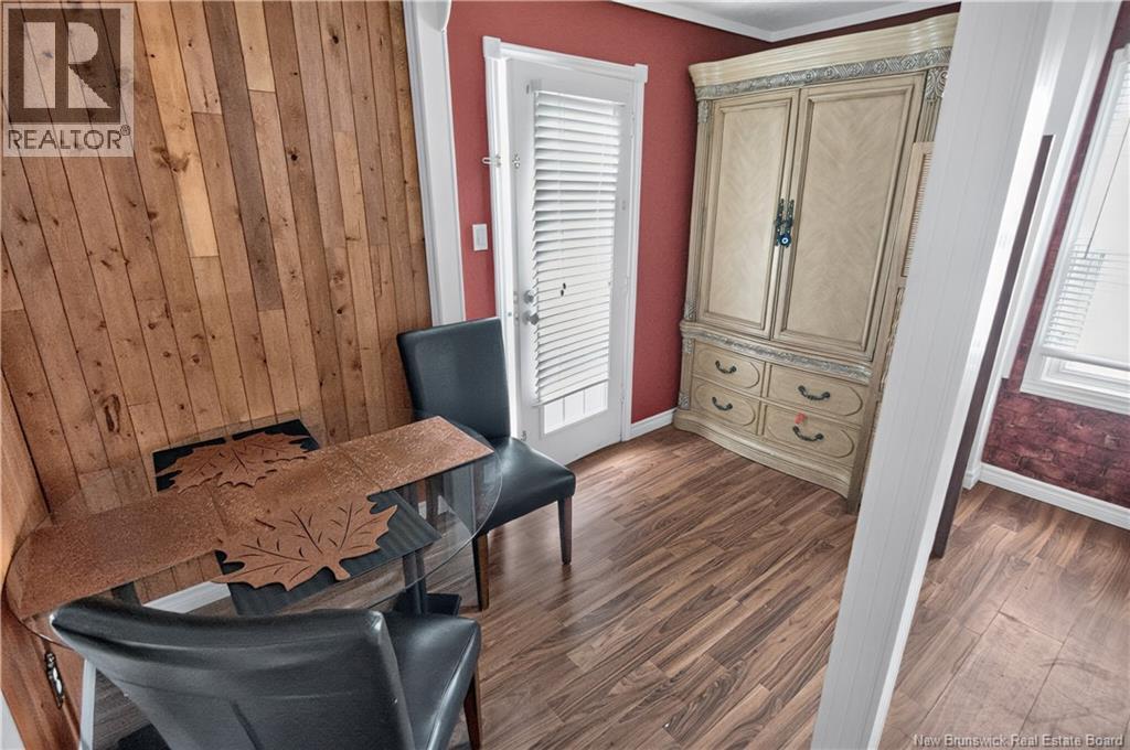 131 Humphrey Street - Photo 2