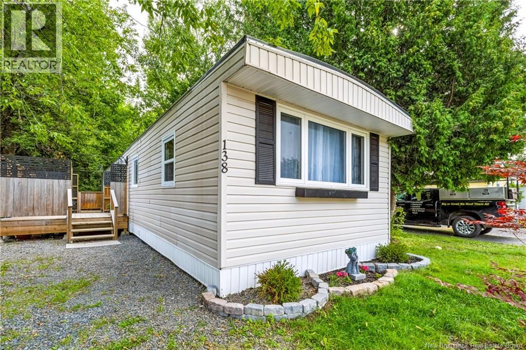 138 Moore Street - Photo 2