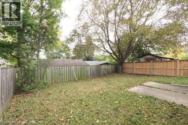 90 PEPPERWOOD Crescent