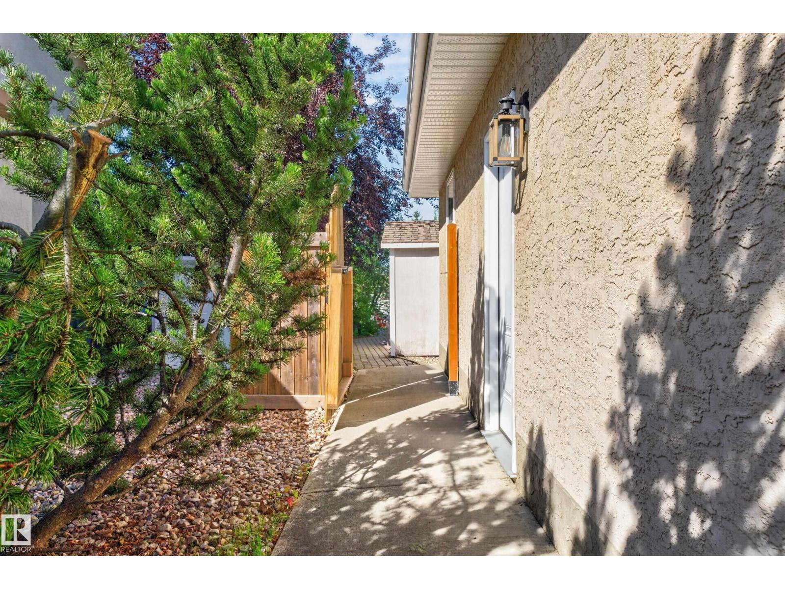 30 Hillcrest PL