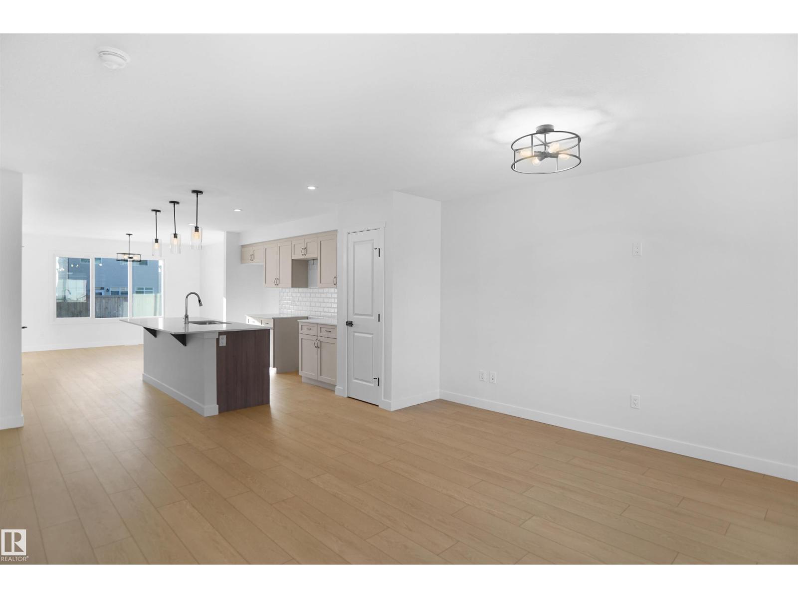 7331 181 AV NW