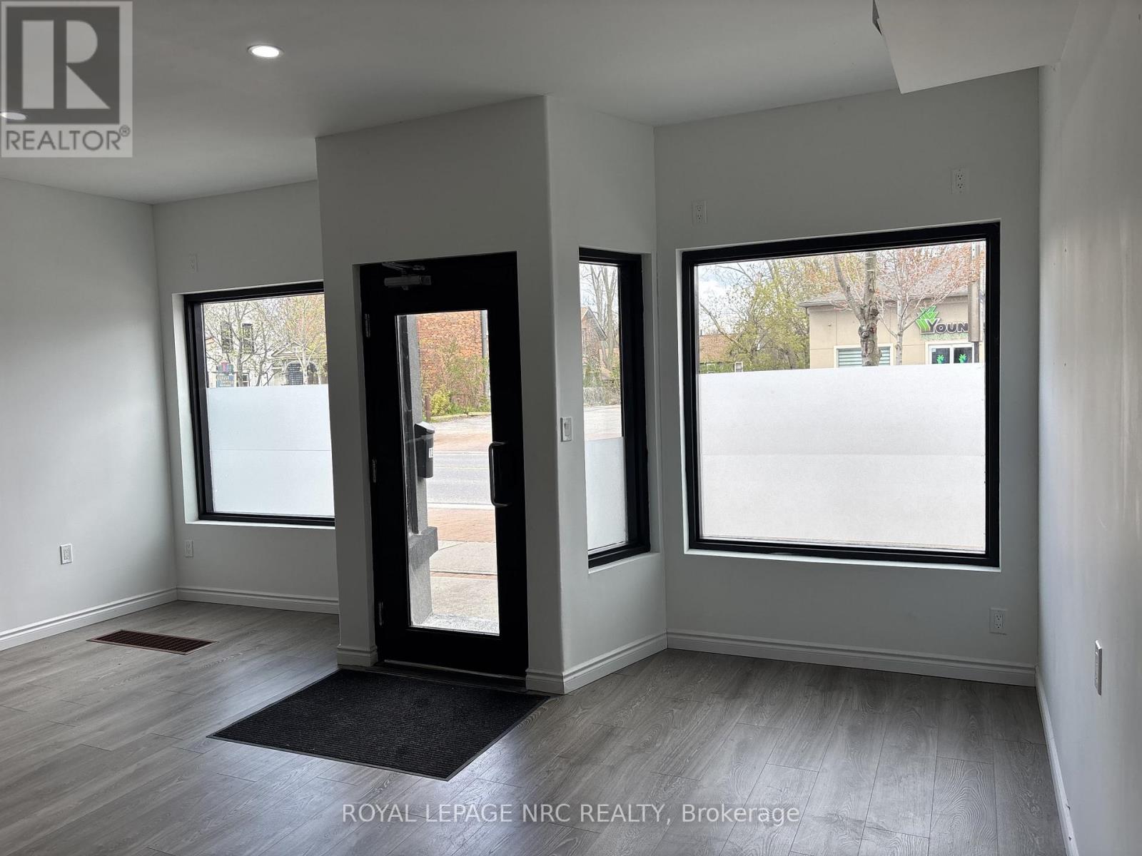 138 MAIN STREET W