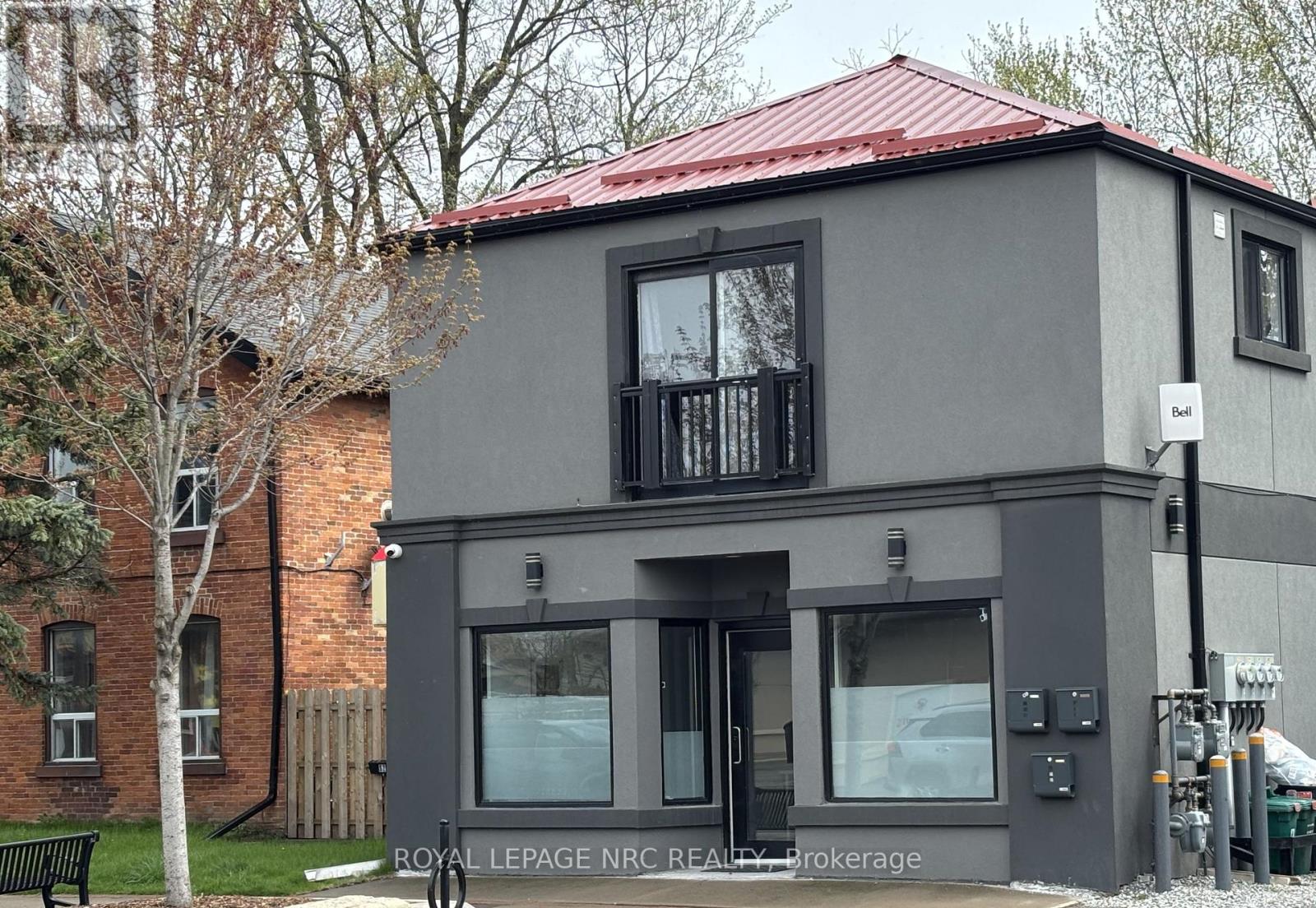 138 MAIN STREET W