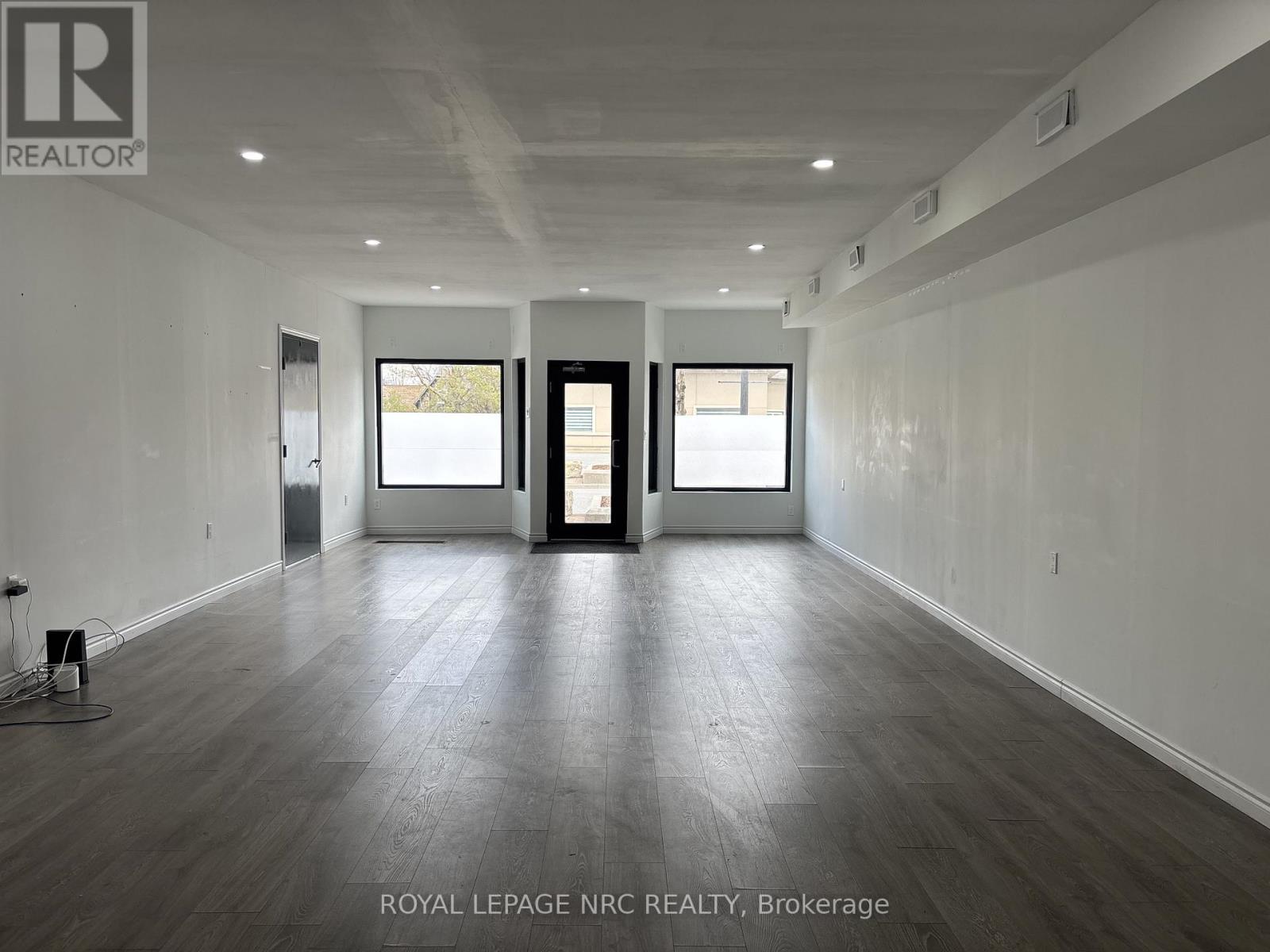 138 MAIN STREET W
