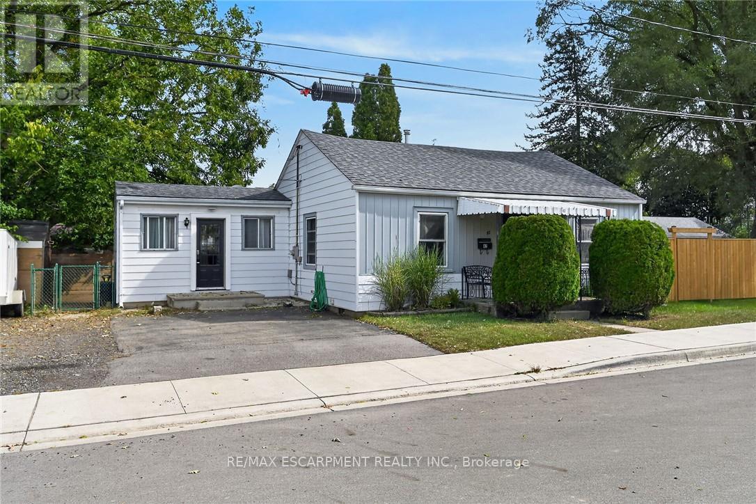 82 DIVISION STREET