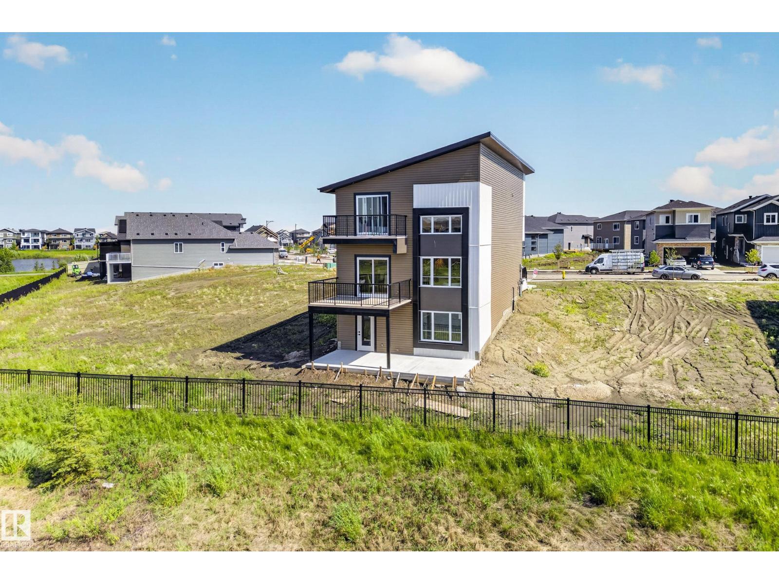 34 ELDRIDGE PT