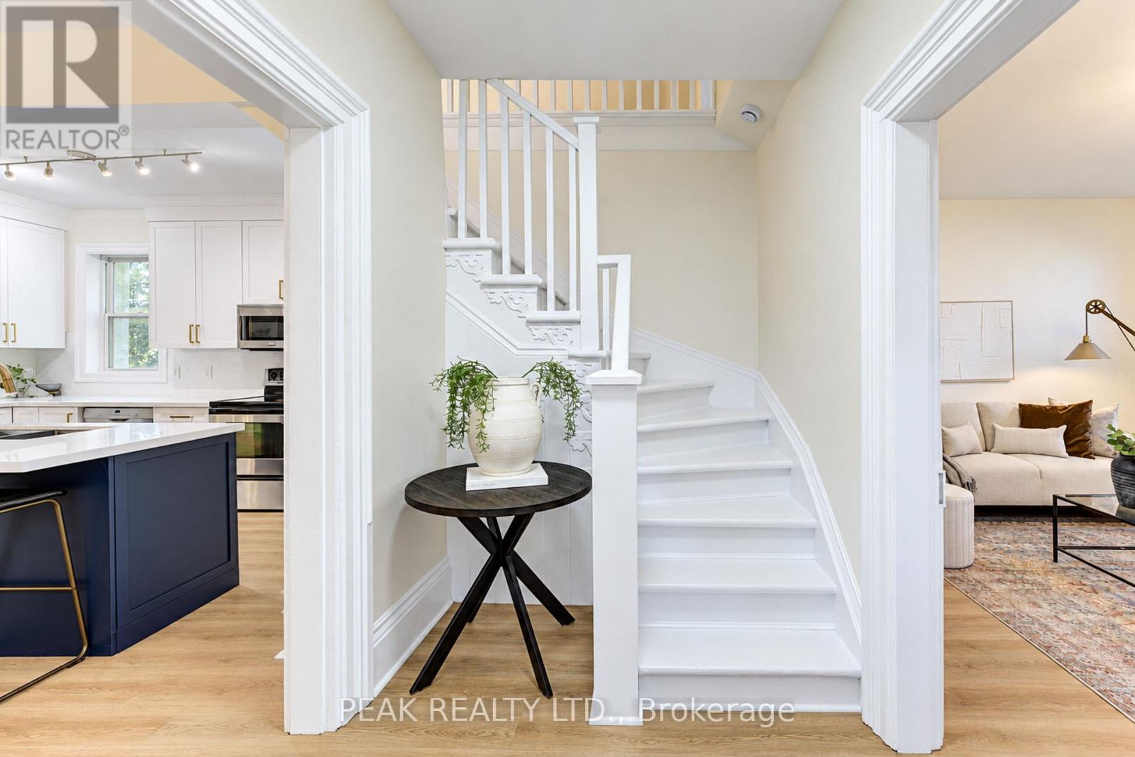 12 JOHN STREET W