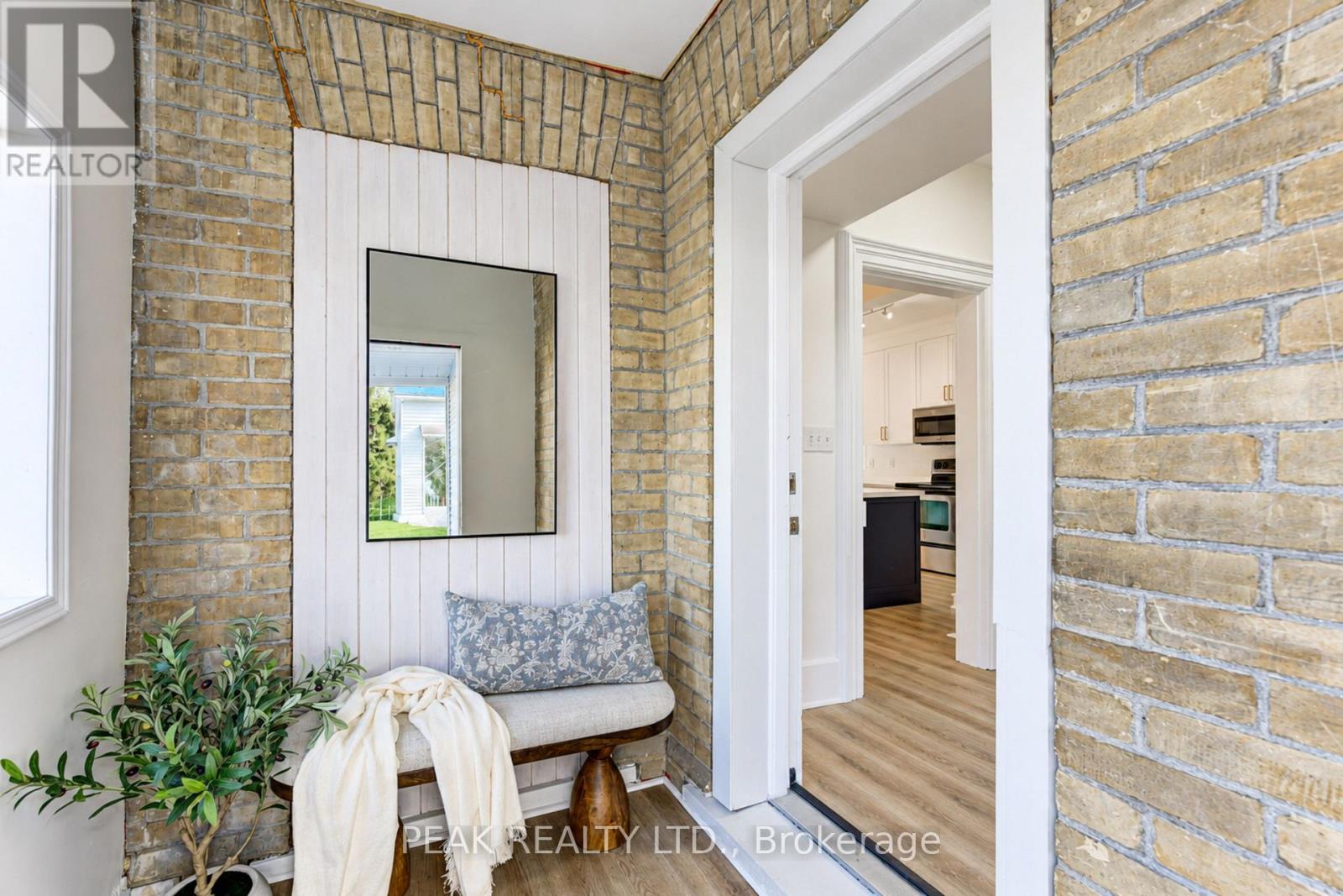 12 JOHN STREET W