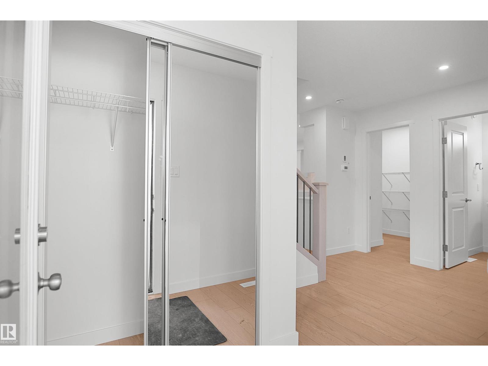 938 18 AV NW