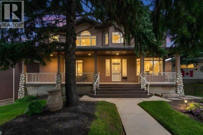15 Rosery Drive NW Calgary AB T2K 1L4