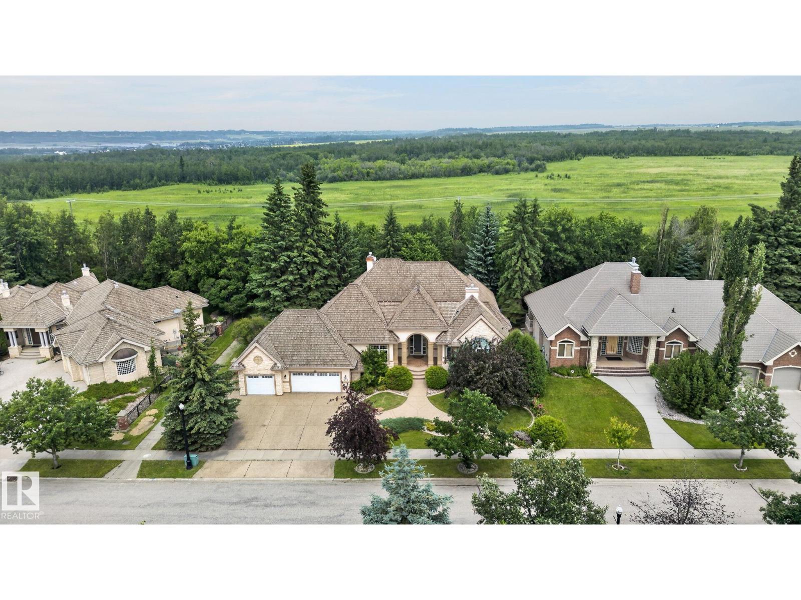 60 KINGSBURY CR