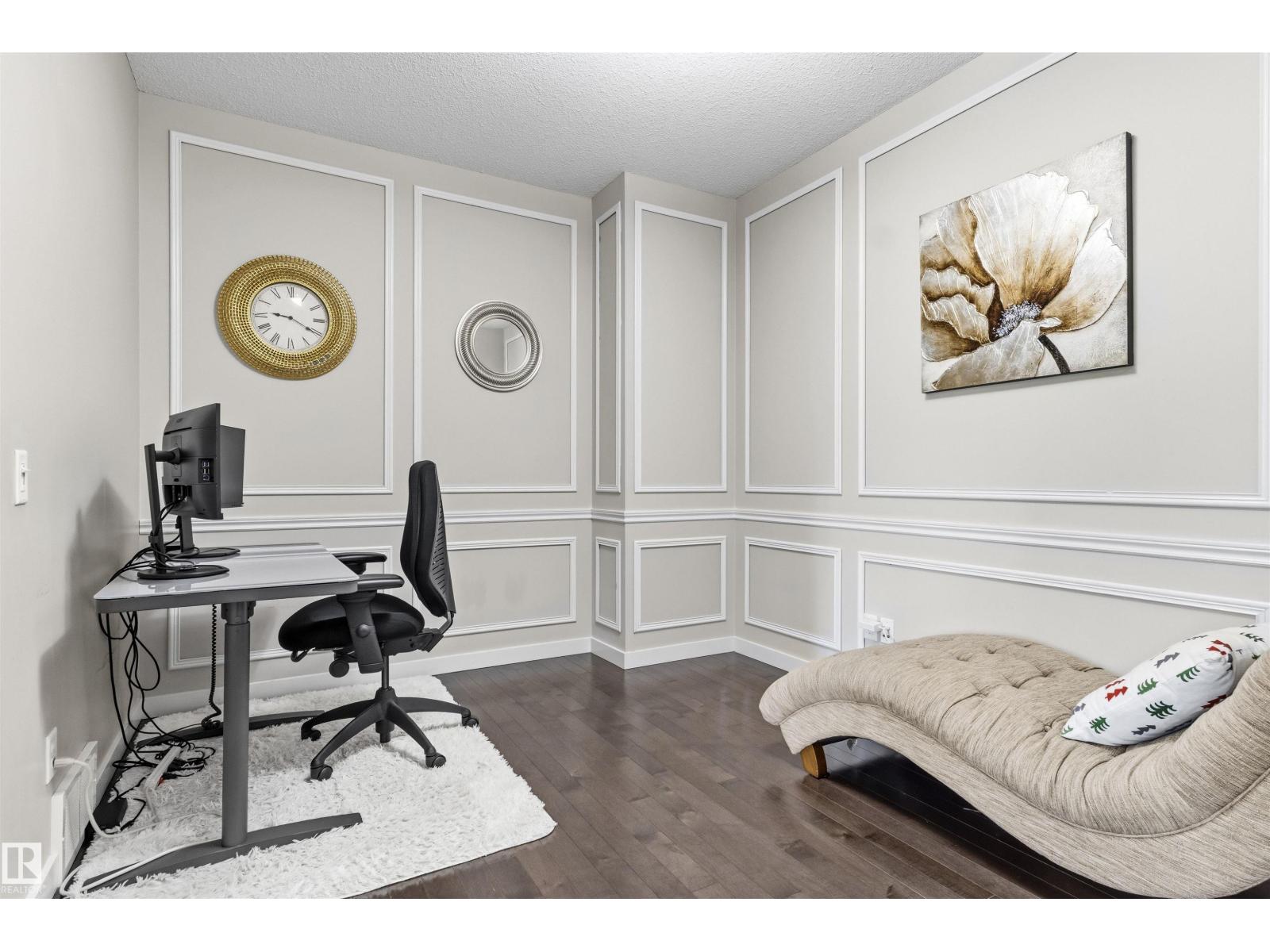 8515 19 AV SW