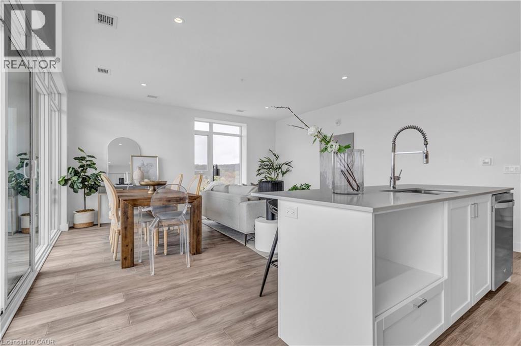 15 GLEBE Street Unit# 1414